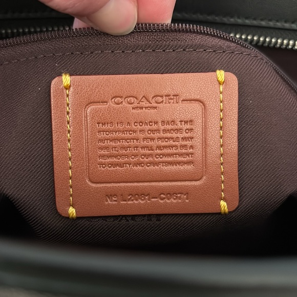 NWOT Coach Horse and Carriage City Zip Tote - Picture 11 of 12